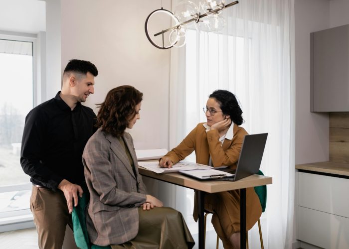 pexels a darmel 7642122